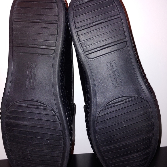 Shoes - Picture 2 of 4